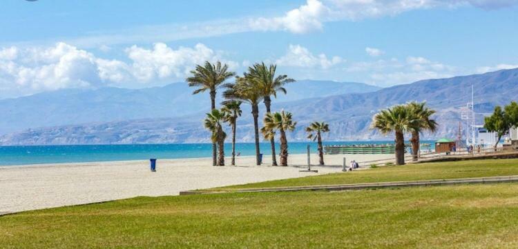Vícar Apartamentos Deluxe Roquetas De Mar Con Golf Y Piscina Climatizada, Parking Privado מראה חיצוני תמונה